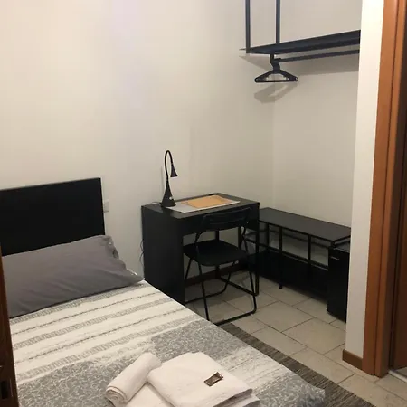 Trevisi - -free Parking