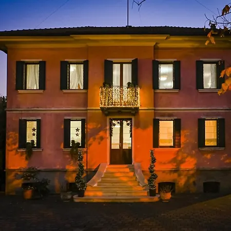 Trevisi - -free Parking